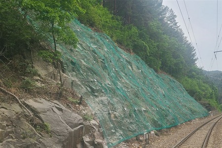 낙석방지시설 설치 예시